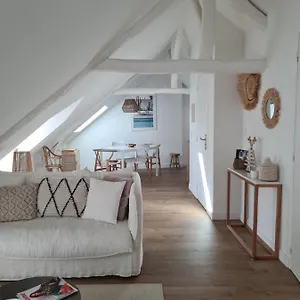 Santorin, Lumineux Au Coeur De Vannes